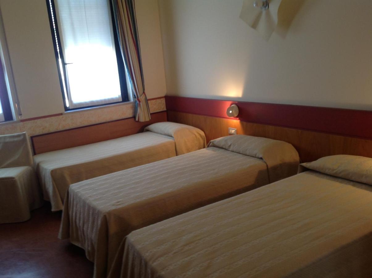 Hotel Roma Bussolengo Quarto foto